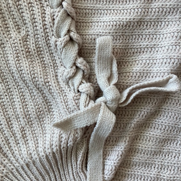 Unique One Shoulder Sweater - Picture 4 of 9